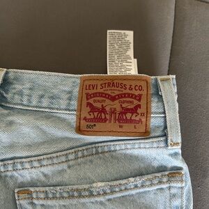 Light blue 501 Levi Jeans